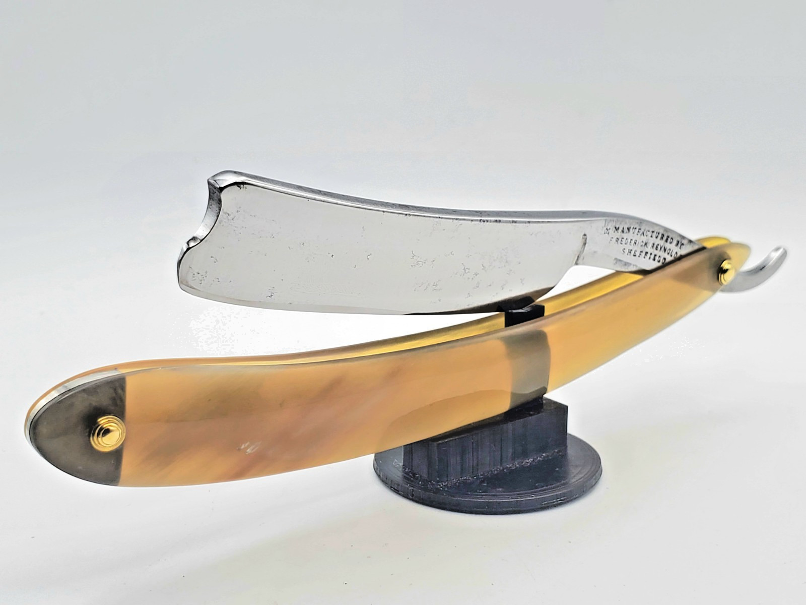 Antique FREDERICK REYNOLDS Curvy Straight Razor 11/16++