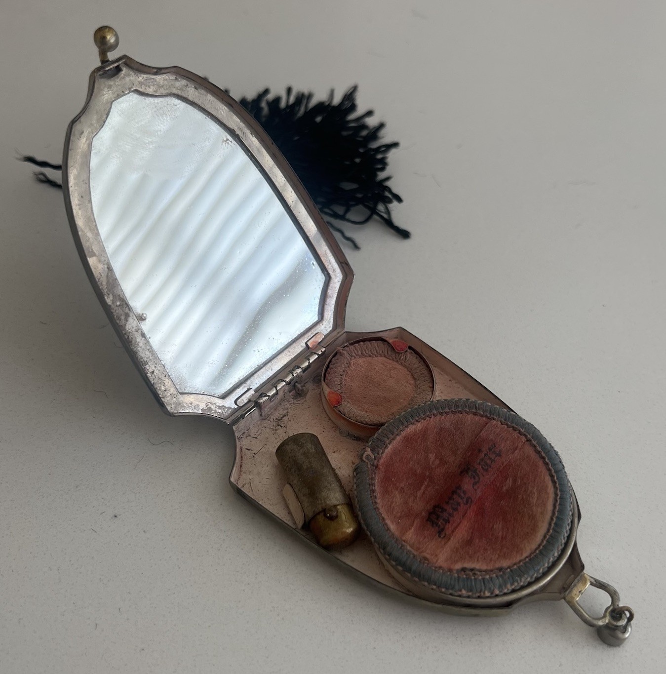 Antique 20’s Art Deco Evans Mayfair Compact Powder Rouge Blush Lipstick Tassle