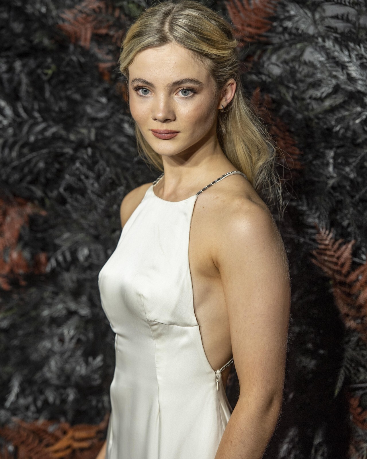 FREYA ALLAN 8x10 PHOTO *