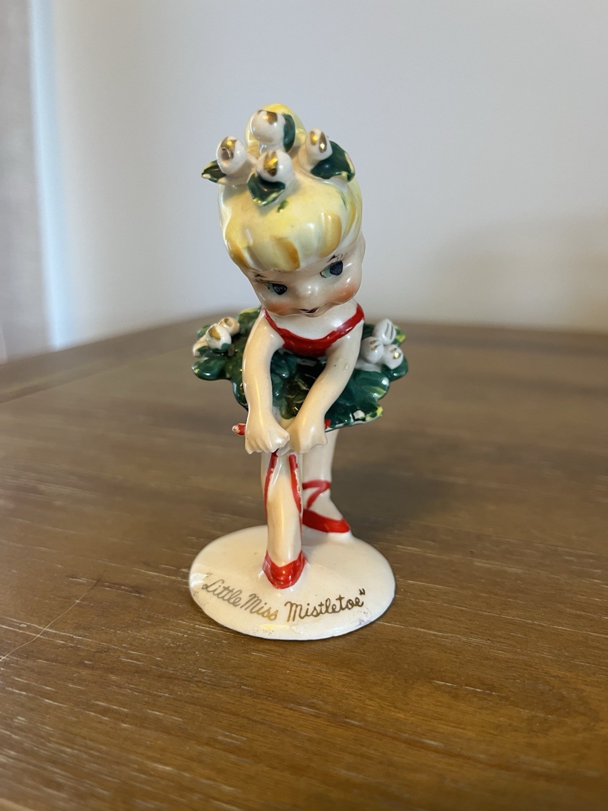 VINTAGE LEFTON CHRISTMAS LITTLE MISS MISTLETOE BALLERINA GIRL FIGURINE. 1950'S VINTAGE LEFTON CHRISTMAS LITTLE MISS MISTLETOE BALLERINA GIRL FIGURINE. 1950'S
