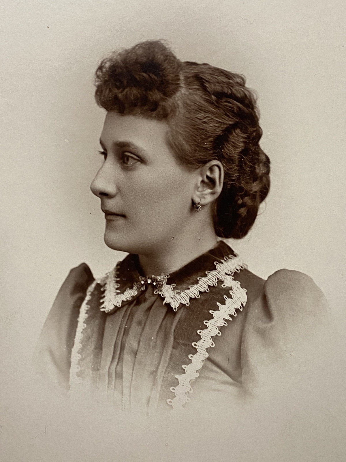 Cabinet Card Antique Vintage Portrait Woman Profile  (PC)