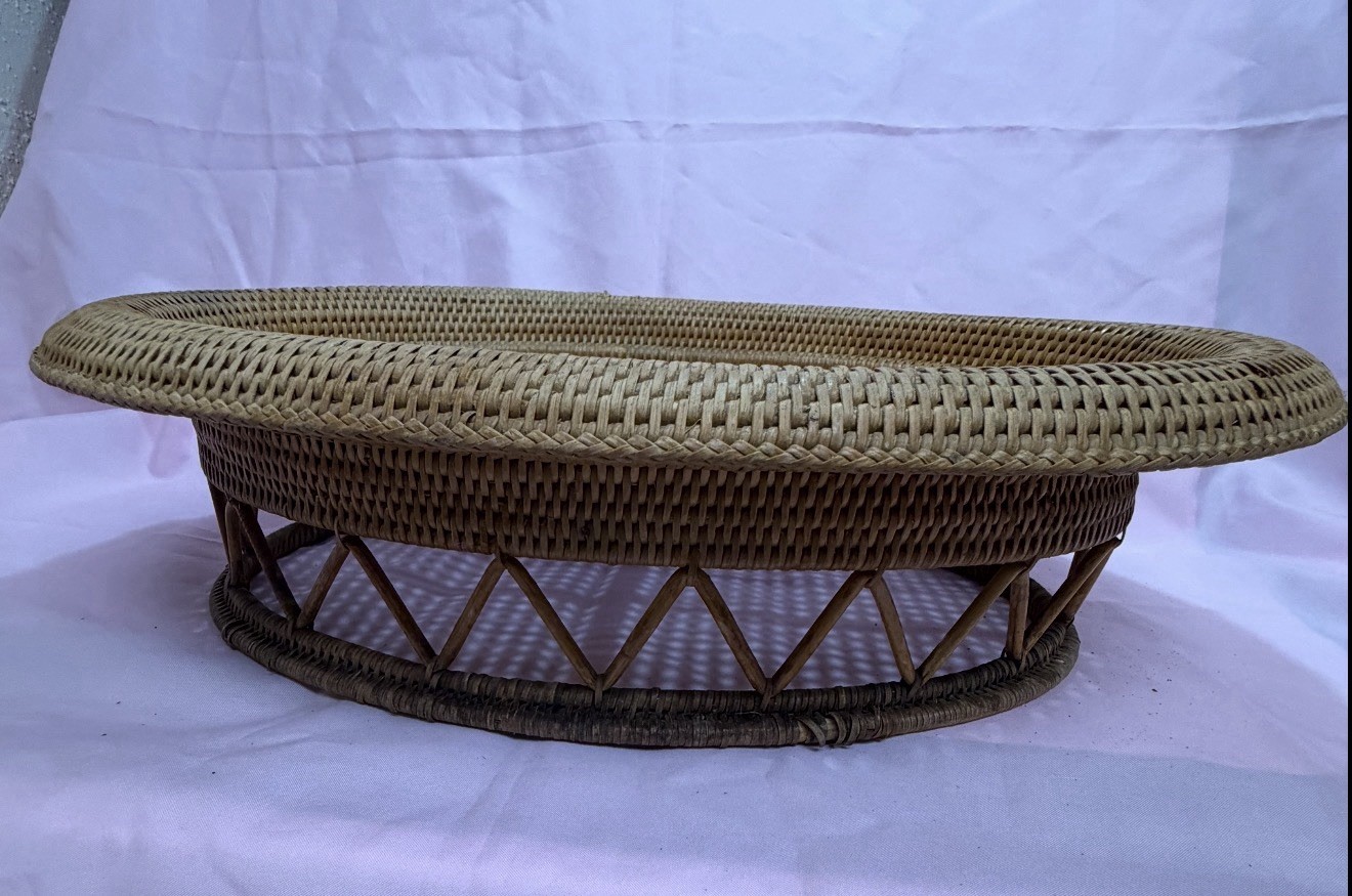 ANTIQUE  WICKER BASKET BREAKFAST TRAY, LARGE, CIRCA 1900\'s