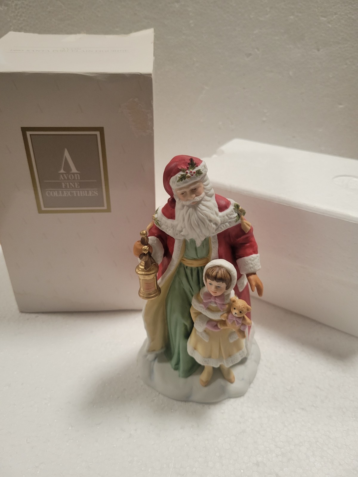 Avon Fine Collectibles 1995 Santa Porcelain Figurine Boxed Vintage 7.5