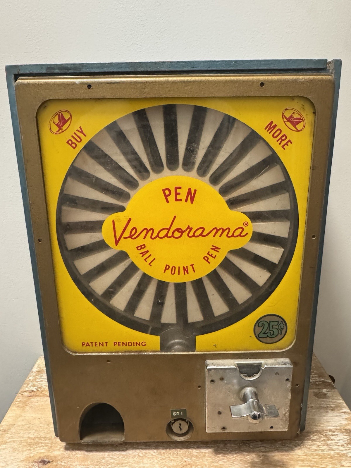 Working Vintage 1960\'s ¢25 Ball Point Pen Vendorama Vending Machine