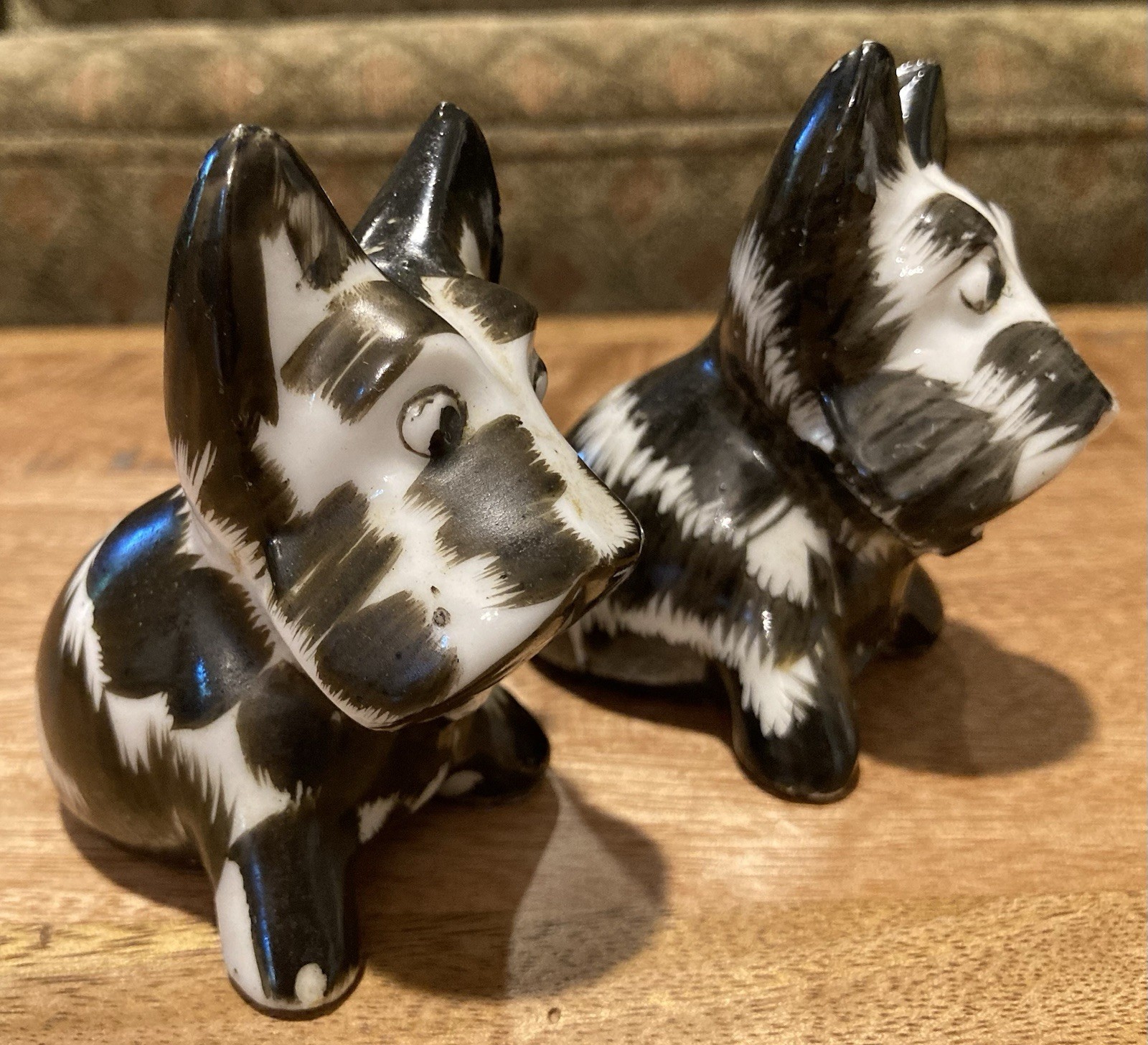 Vintage Ceramic Scottie Dog Salt and Pepper Shakers Black White Scottish Terrier Vintage Ceramic Scottie Dog Salt and Pepper Shakers Black White Scottish Terrier