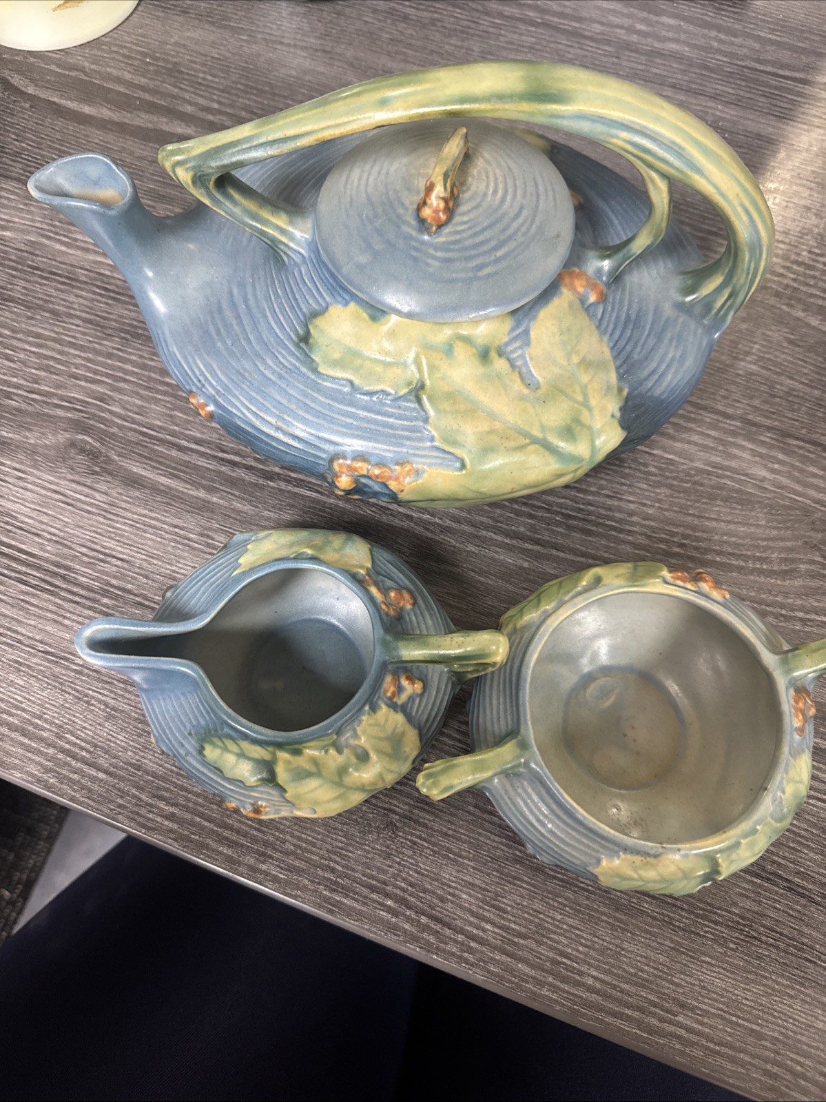 Vintage 3 Pc Roseville Pottery Blue Bushberry Tea Set Sugar Cream MCM Vintage 3 Pc Roseville Pottery Blue Bushberry Tea Set Sugar Cream MCM