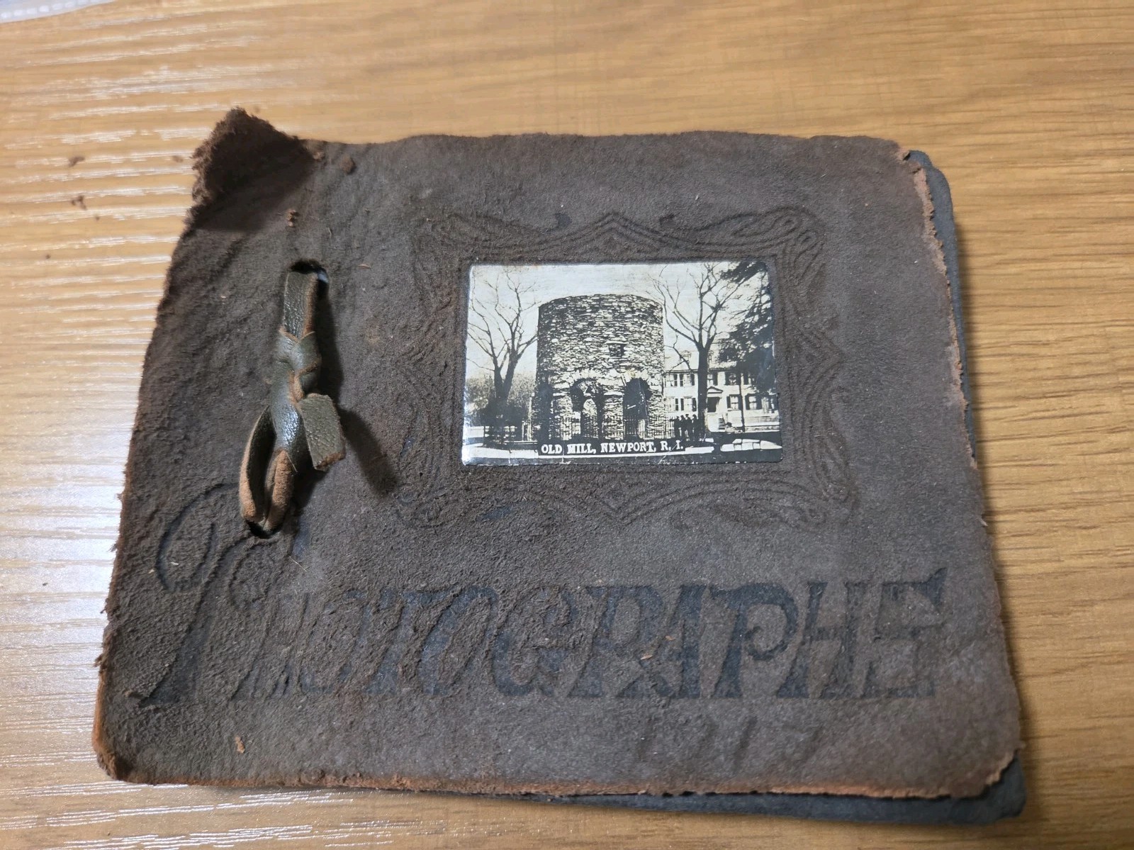1917 Antique Leather Cover   Photograph Book Family Baby Children 20 Photos R.I.