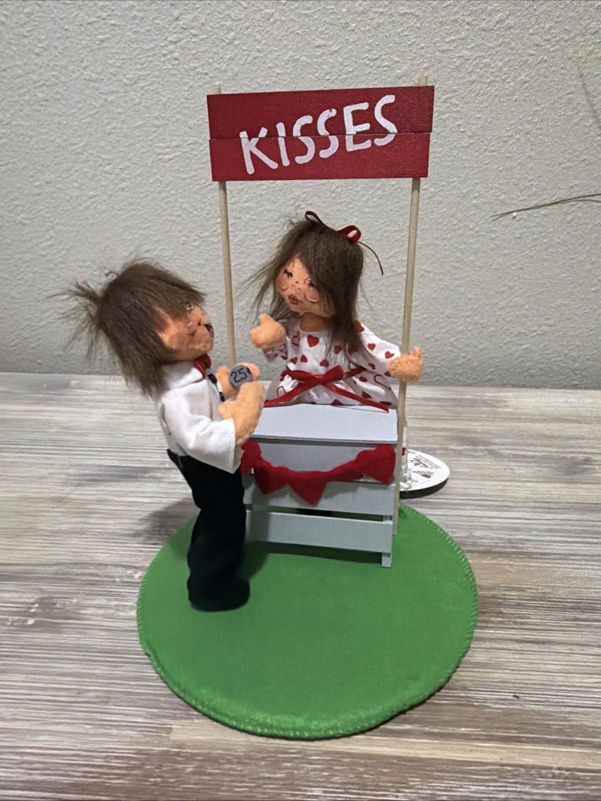 ANNALEE EXCLUSIVE 6in Kisses 25¢ Item #850123 - 2023