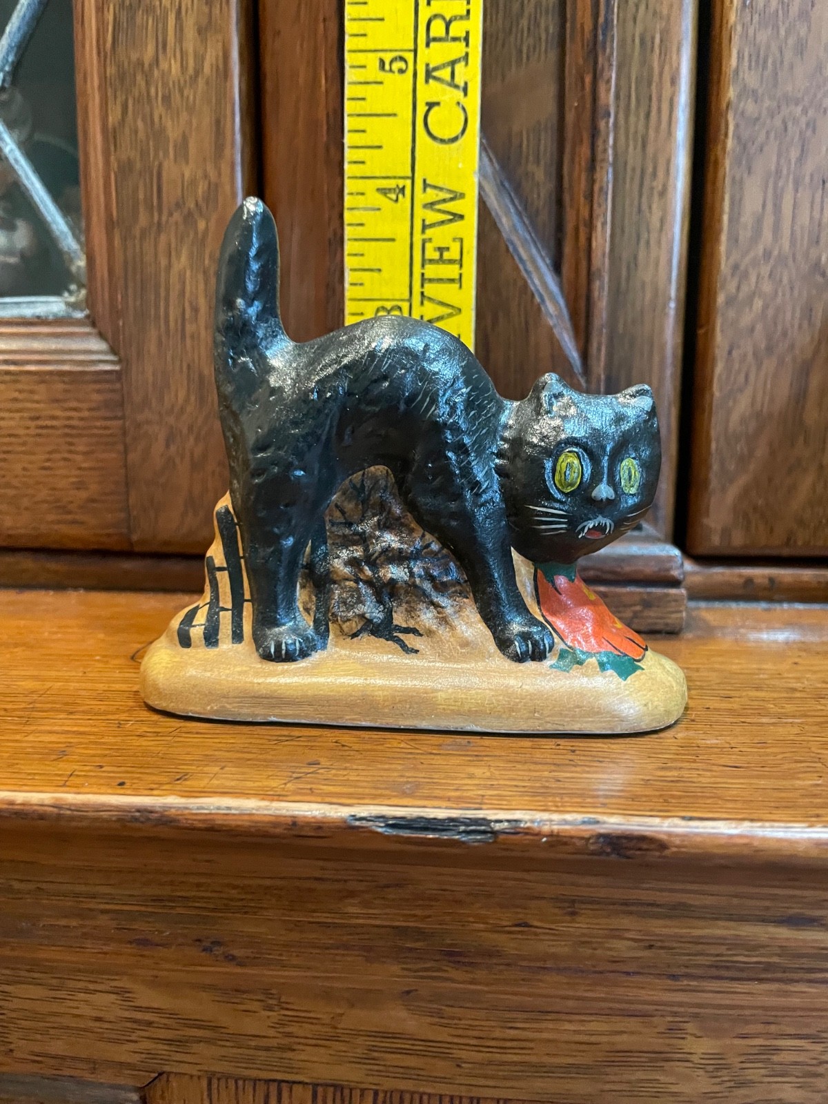 Vaillancourt Folk Art  Cat with Arched Back #416