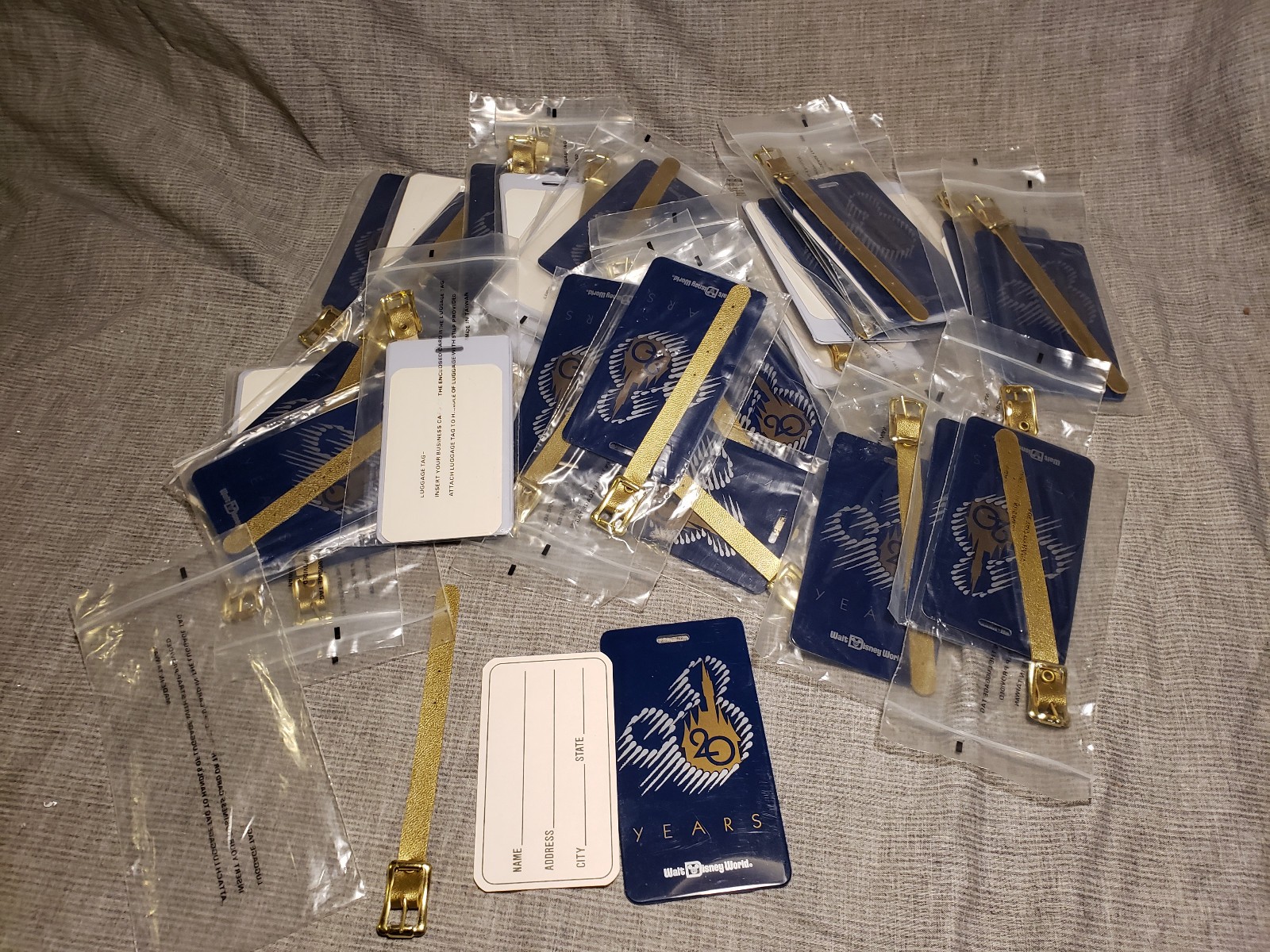 30pc Lot NOS vtg Walt DISNEY WORLD 20th Anniversary 20 LUGGAGE TAGS Mickey Mouse