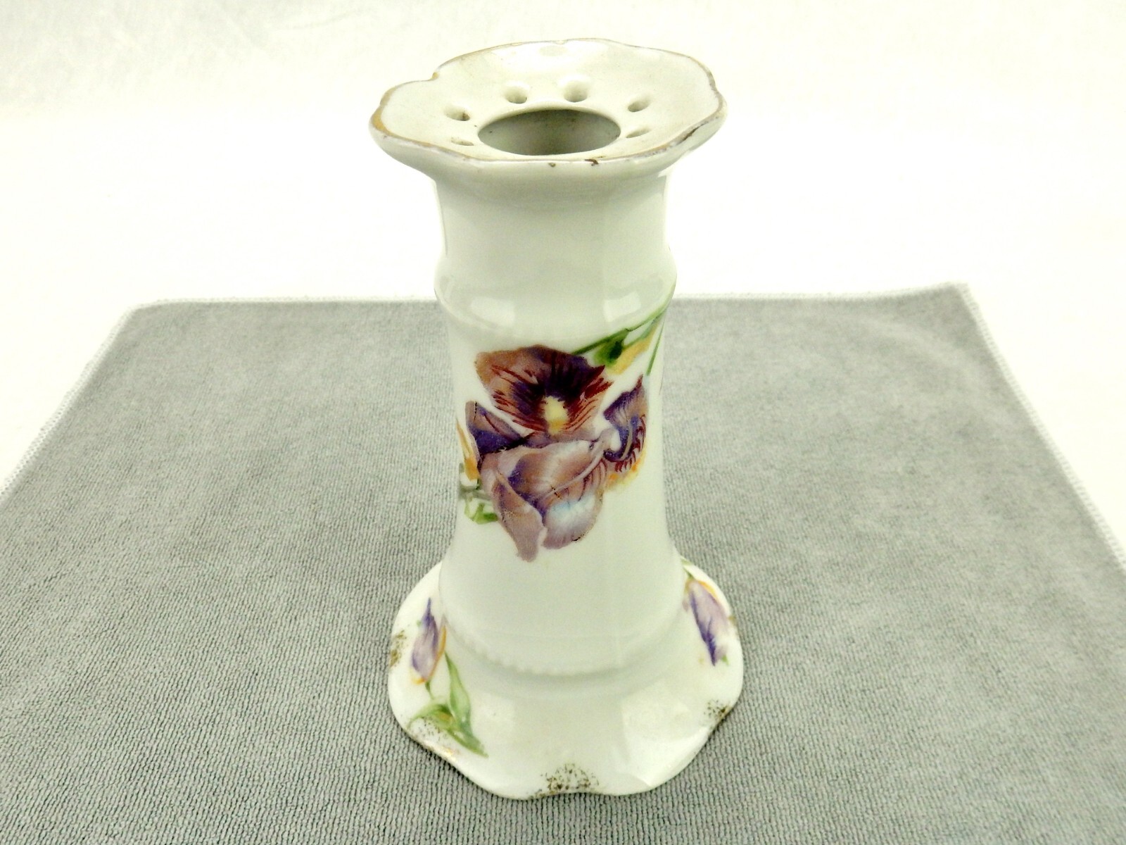 Porcelain Hat Pin Holder, Holds 8-12 Pins, Scalloped Rim & Foot, Floral Art, 5\