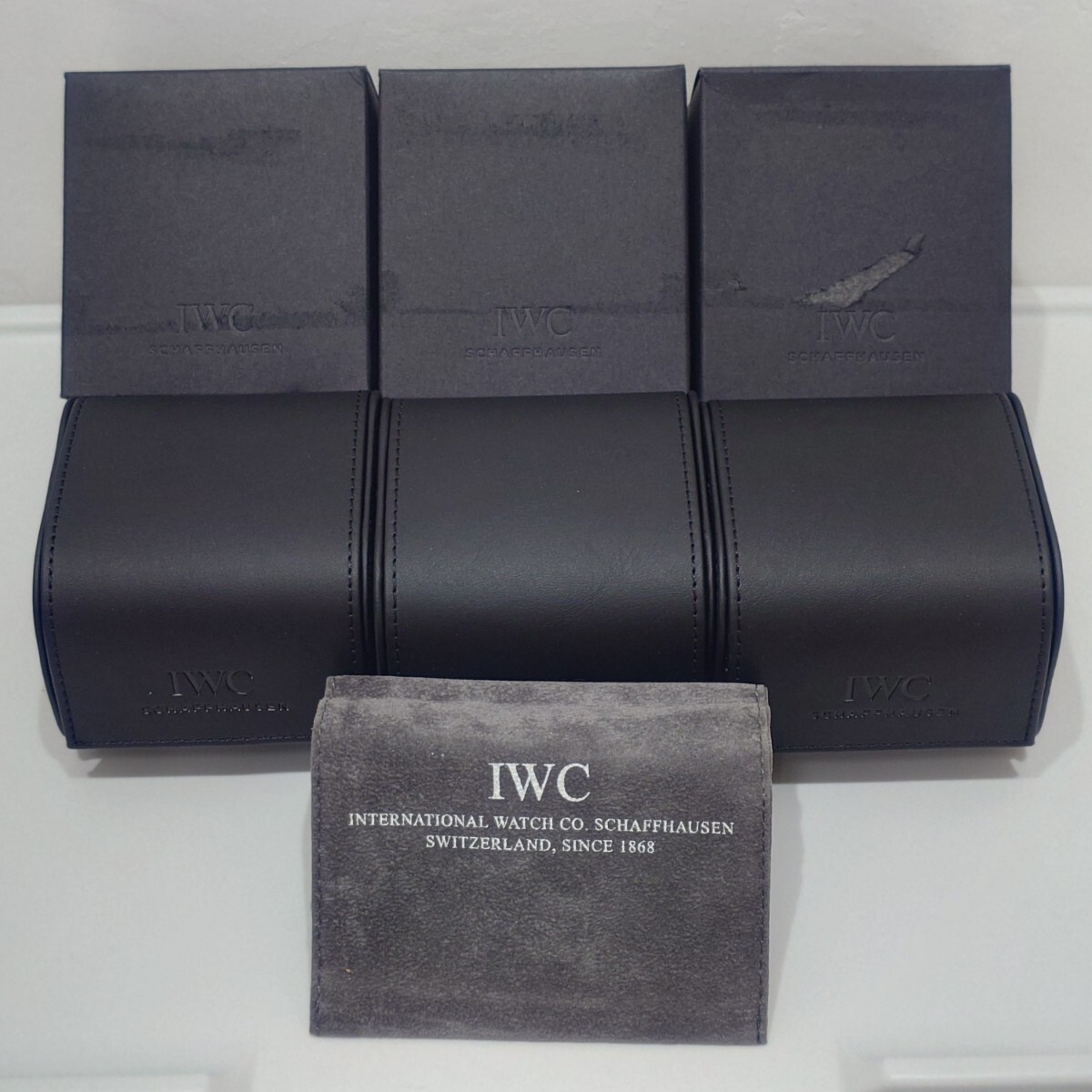 IWC Schaffhausen Watch Storage Case Leather Collectible Excellent Cond