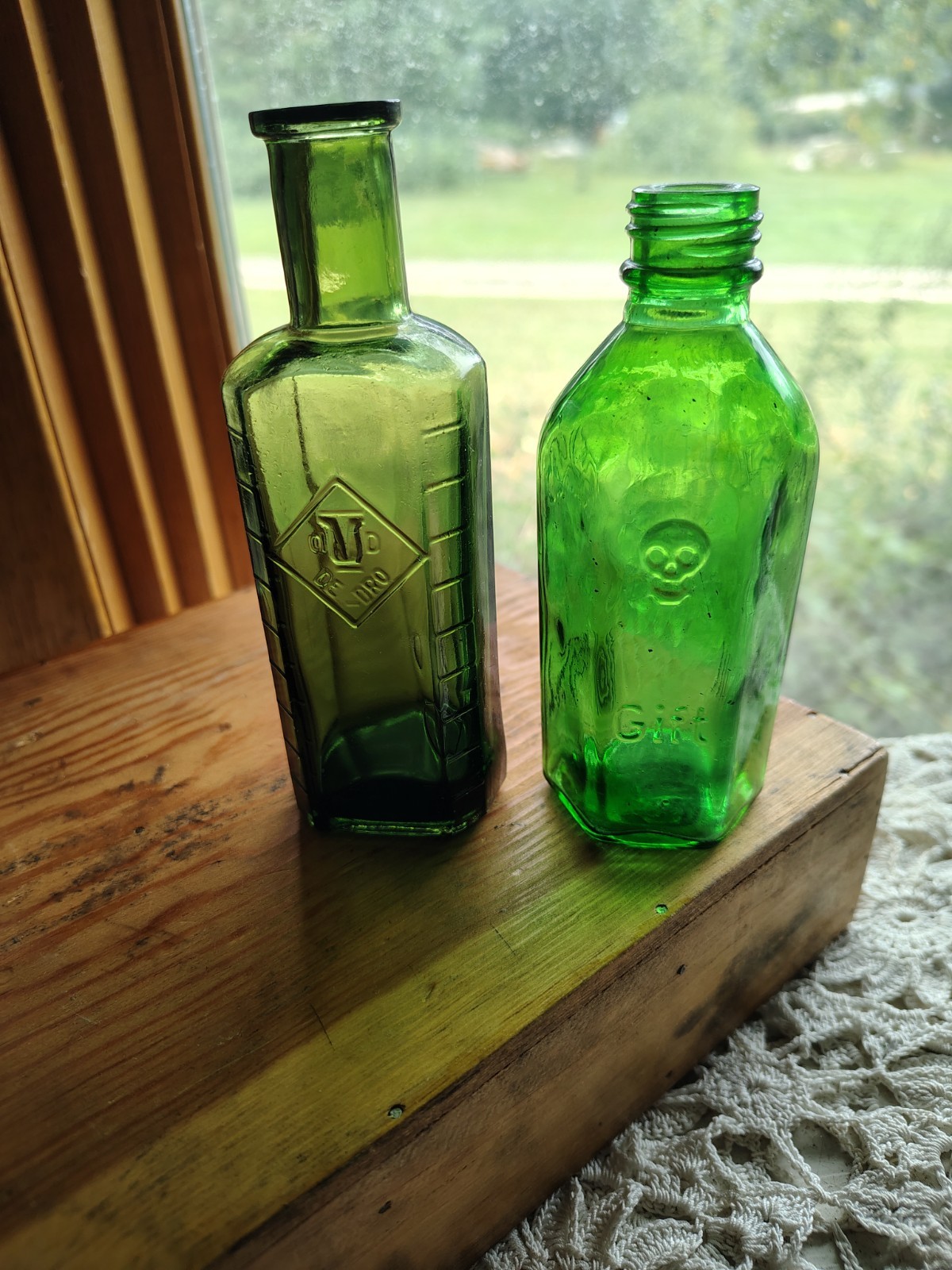 vintage poison bottles   -GIFT SKULL BONES -DE-DRO graduated embossed lines 