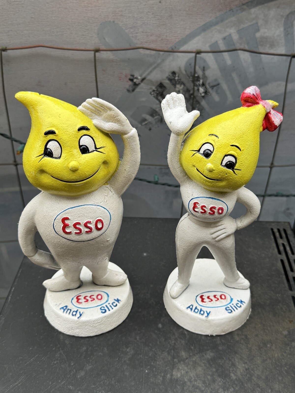 ESSO OIL DROP CAST IRON BANKS - ANDY & ABBY SLICK - 9\