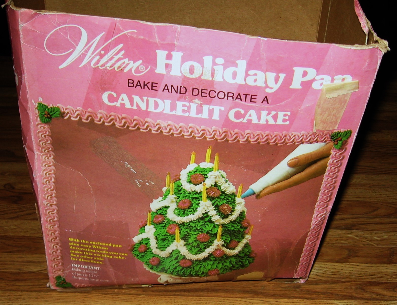 Vintage 1970\'s Wilton Holiday Christmas Candlelit Cake Pan Kit/New In Worn Box Vintage 1970\'s Wilton Holiday Christmas Candlelit Cake Pan Kit/New In Worn Box