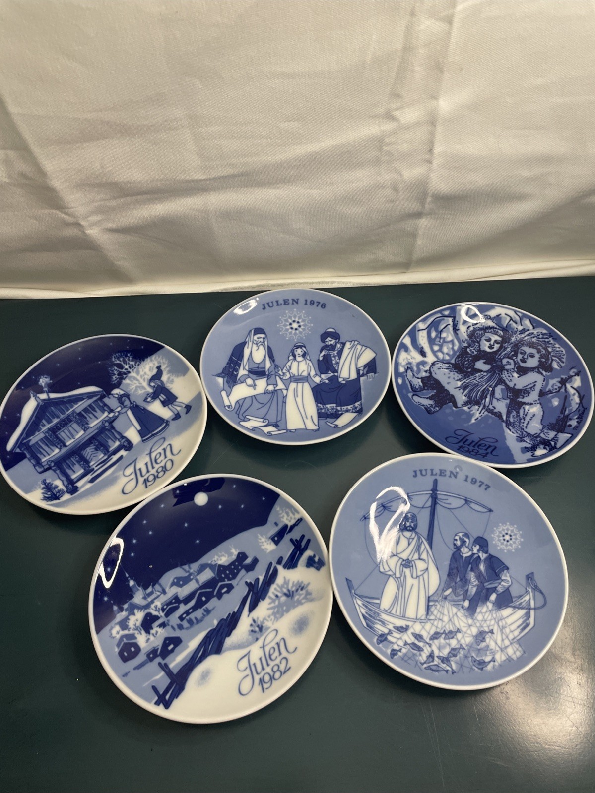 Lot Of 5 Vintage Porsgrund Norway Julen Blue And White Decorative Plates Lot Of 5 Vintage Porsgrund Norway Julen Blue And White Decorative Plates