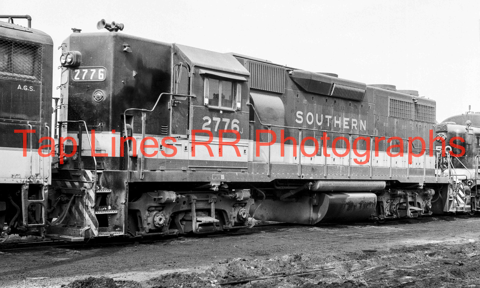 Southern #2776 GP38 GP38 Albany GA 10-27-1973 New 5x8 Photos