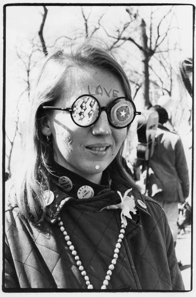 Woman Attands At Central Park Be-In 1967 OLD PHOTO 1 Woman Attands At Central Park Be-In 1967 OLD PHOTO 1