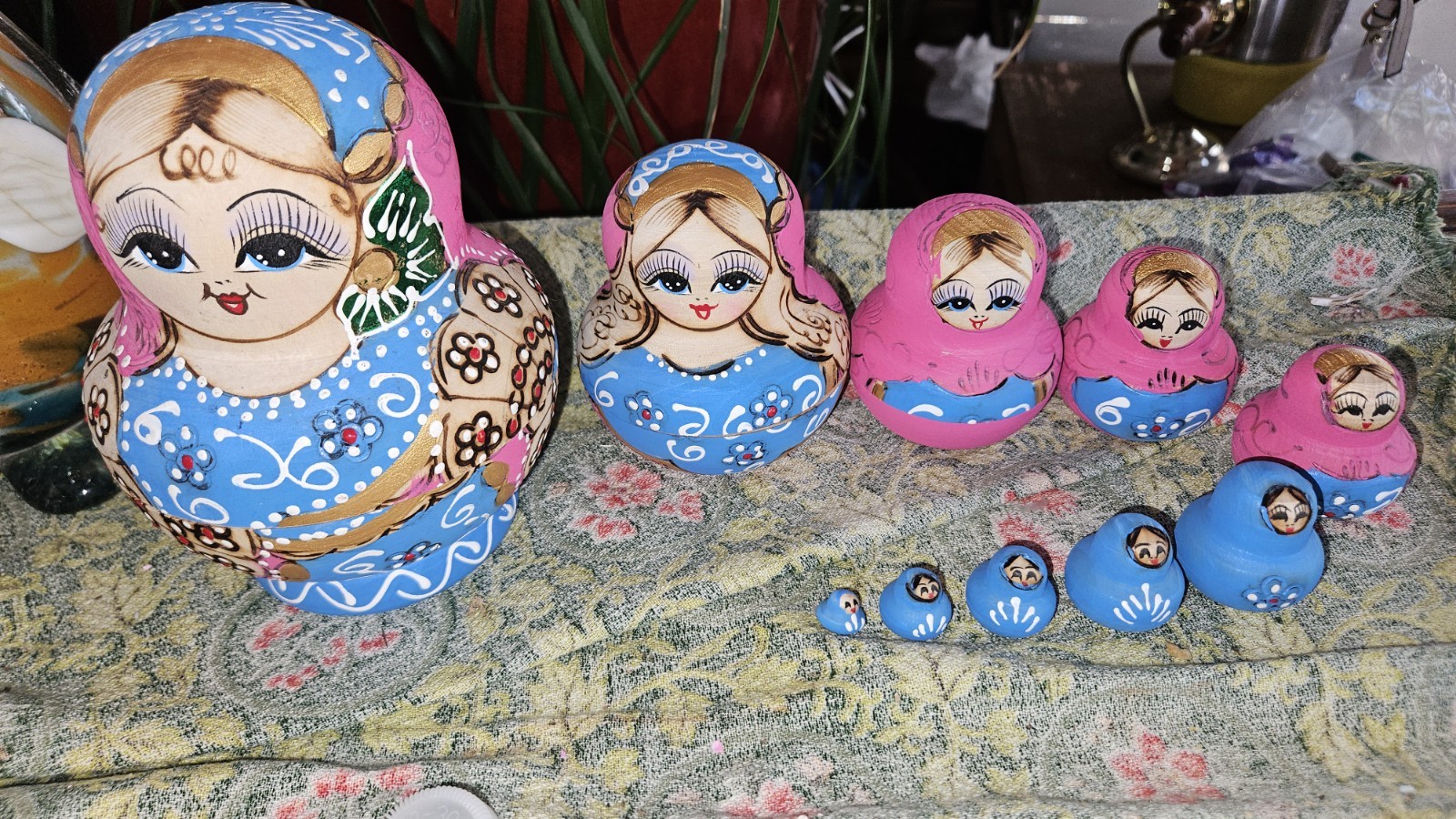Vintage Hand painted Matryoshka Russian Set of 10 Nesting Dolls unSigned