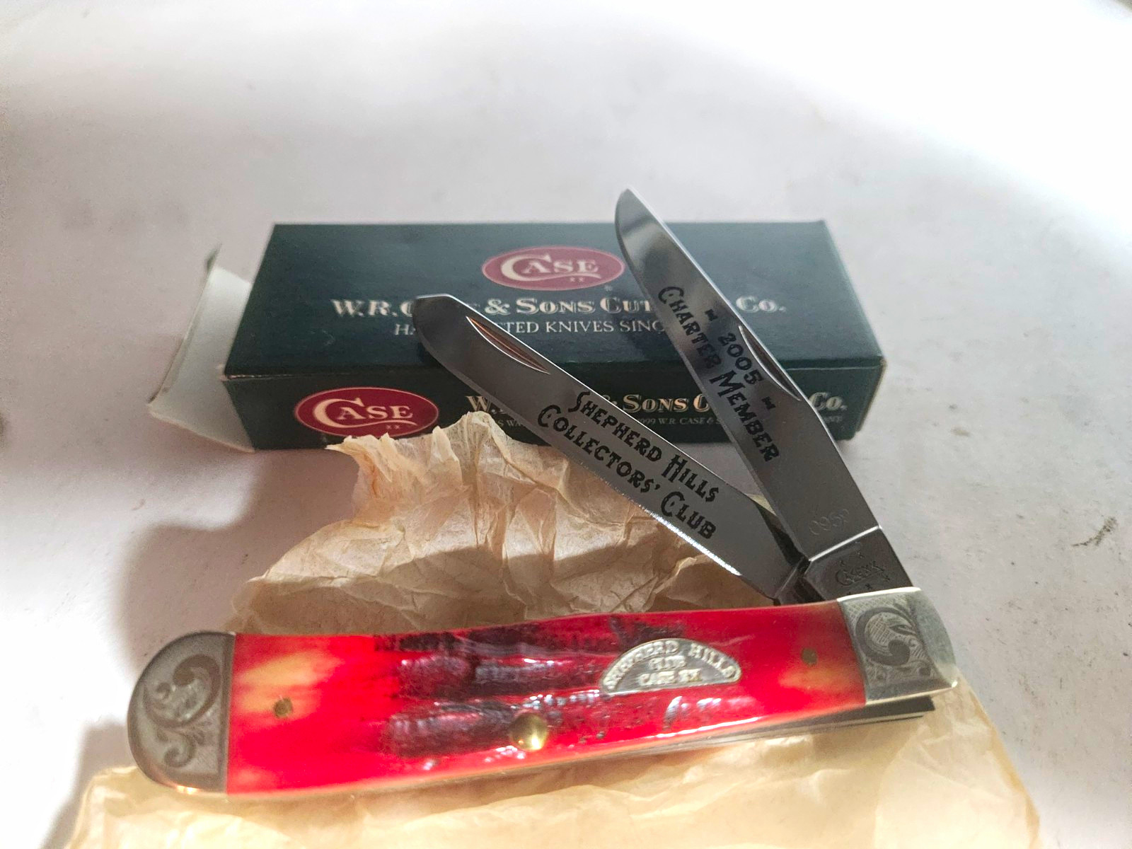 Case XX 2005 Case Collectors Club Mini Trapper Red Bone SS Slipjoint Box