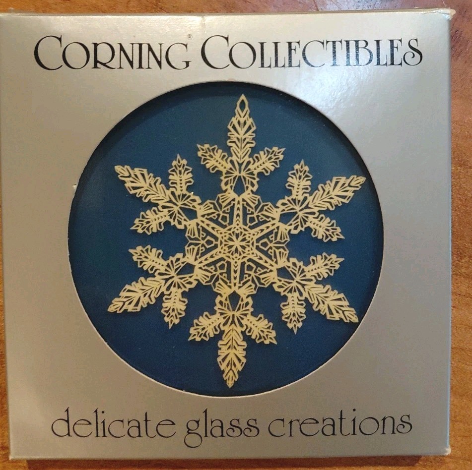 Vintage 1980's Corning Glass Opelle Delicate Glass Creations Snowflake Ornament