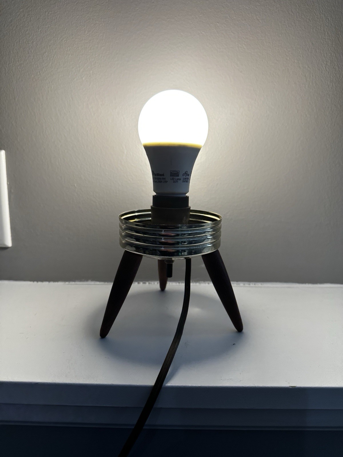 Vintage MCM Atomic Tripod Table Lamp Beehive Base Mid Century Modern