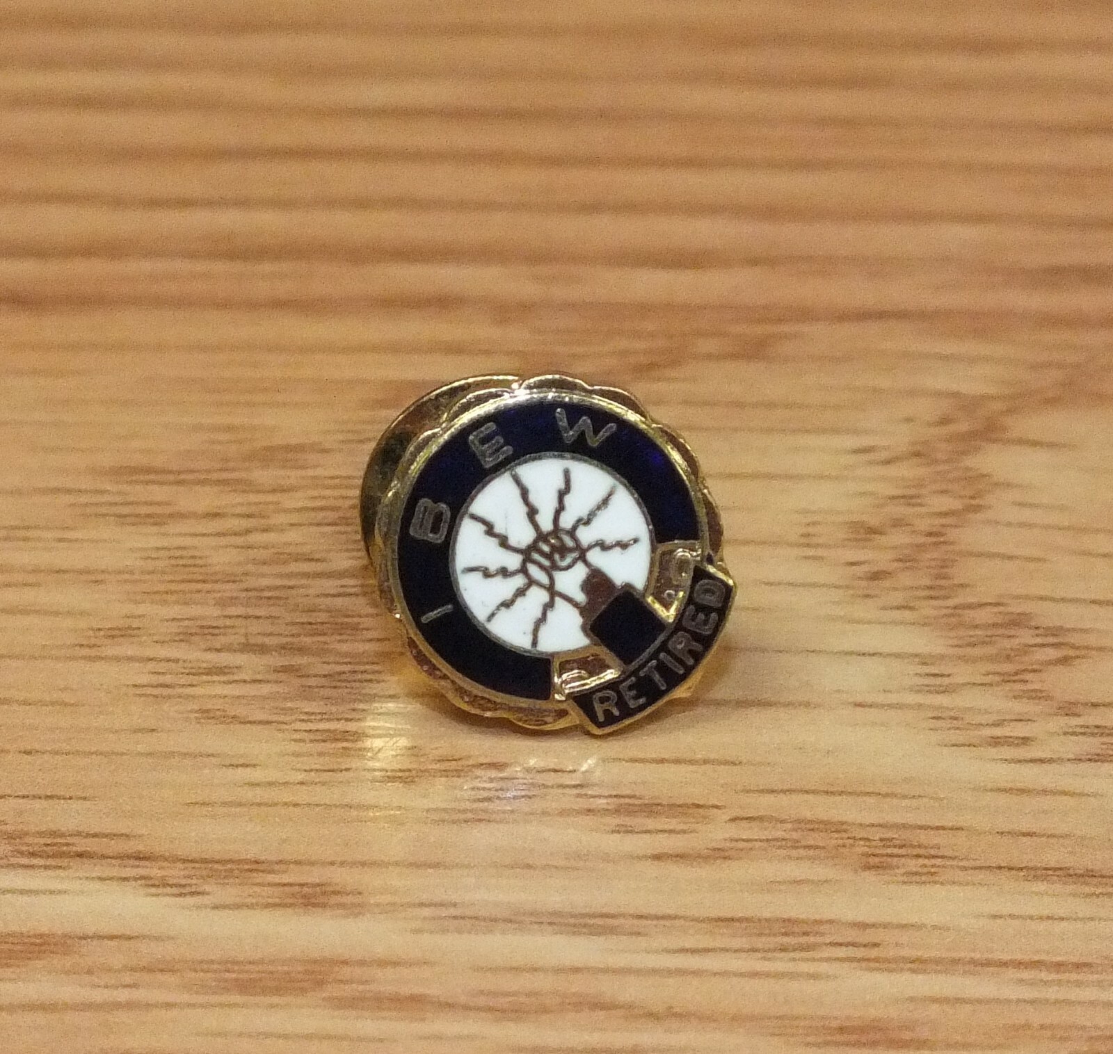 Rare IBEW Gold Tone Retired Employee Collectible Lapel Pin 