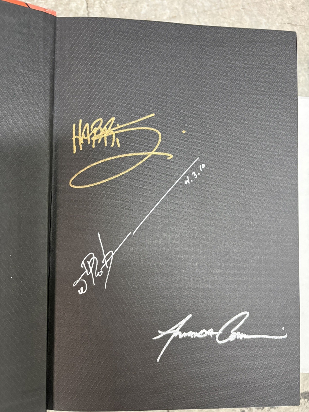 Starman Omnibus Vol. 1 HC 1st. Print Signed by: Conner, Harris & Robinson 