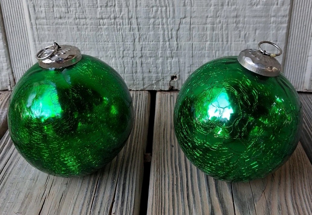 Vtg Kugel Style Christmas Balls Crackled Green Hand Blown Glass 4\