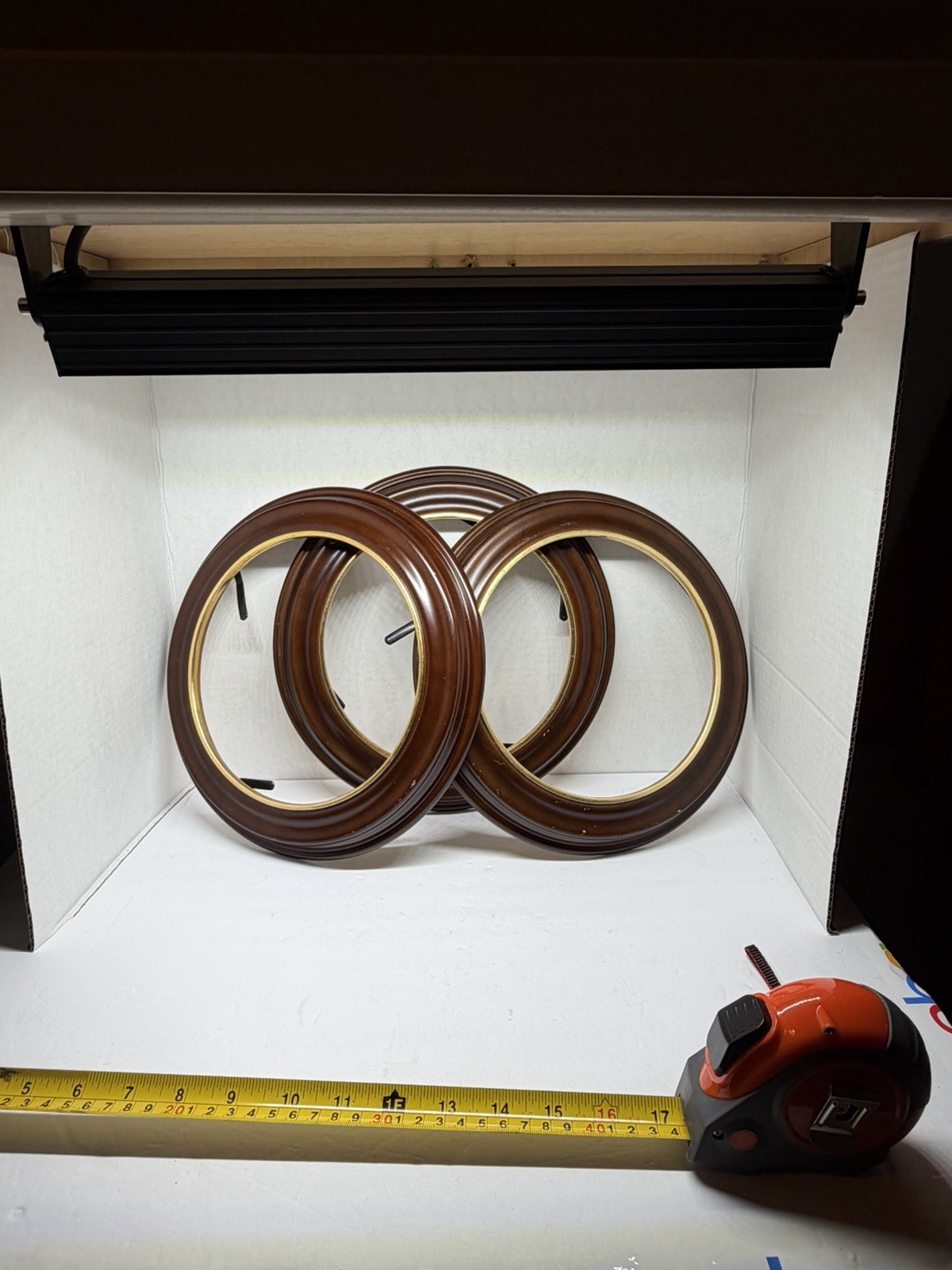 Van Hygan Smythe Vintage Mahogany Round Picture Plate Frames Set of 3 11” Van Hygan Smythe Vintage Mahogany Round Picture Plate Frames Set of 3 11”