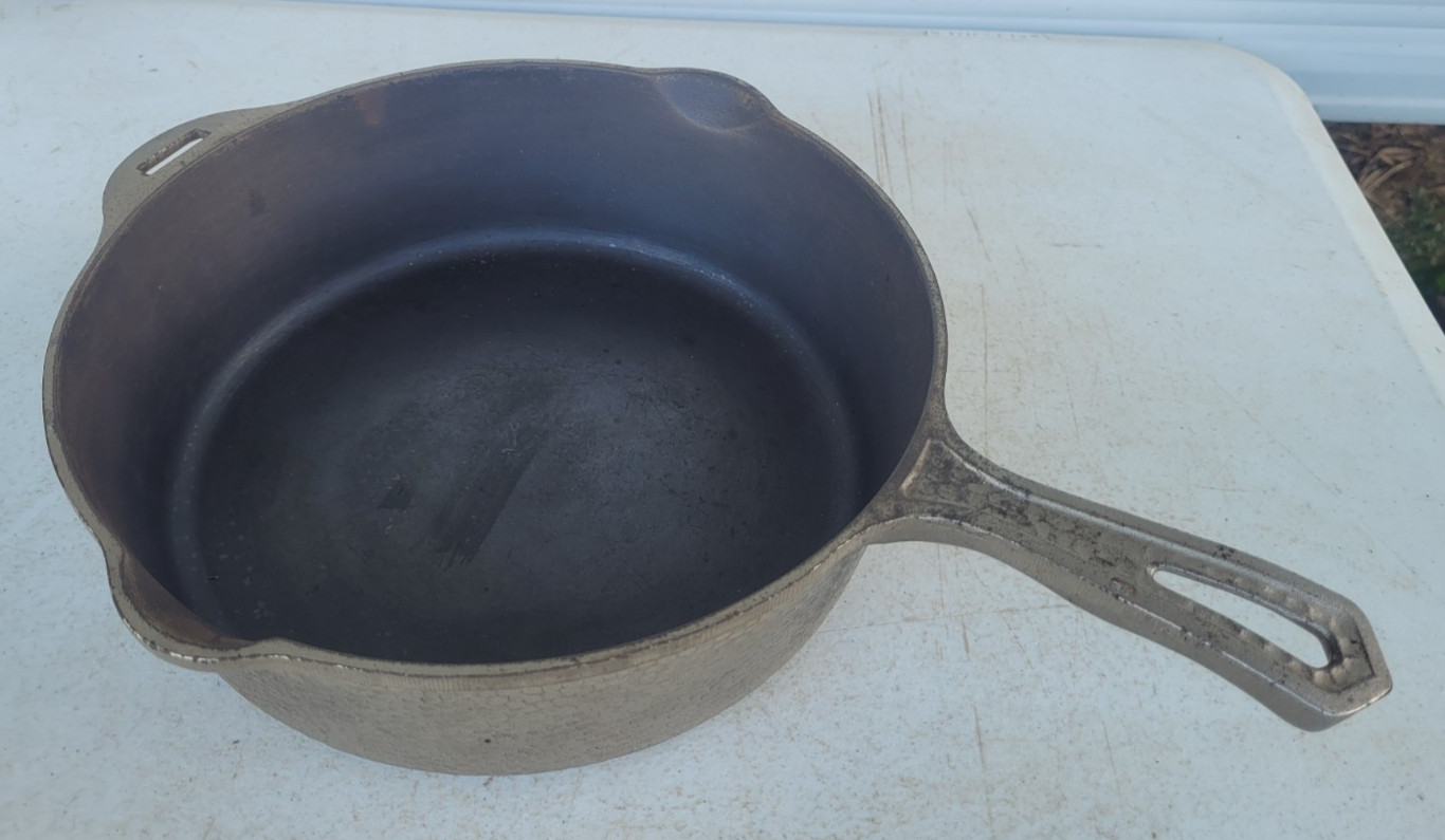 Vintage Griswold No 8 2028 Hammered Cast Iron Chicken Fryer Plated Erie PA