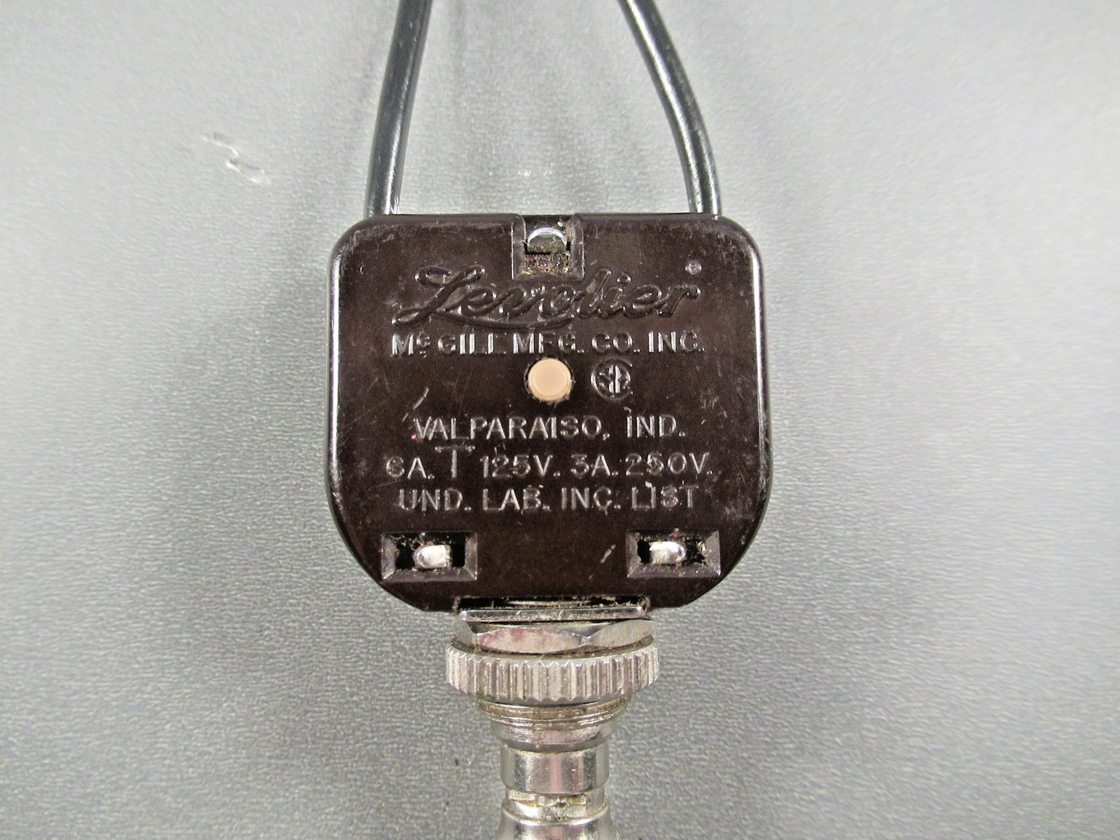 VINTAGE NOS McGill Levolier Electric Pull Chain Switch 6A T 125V, 3A 250V US VINTAGE NOS McGill Levolier Electric Pull Chain Switch 6A T 125V, 3A 250V US