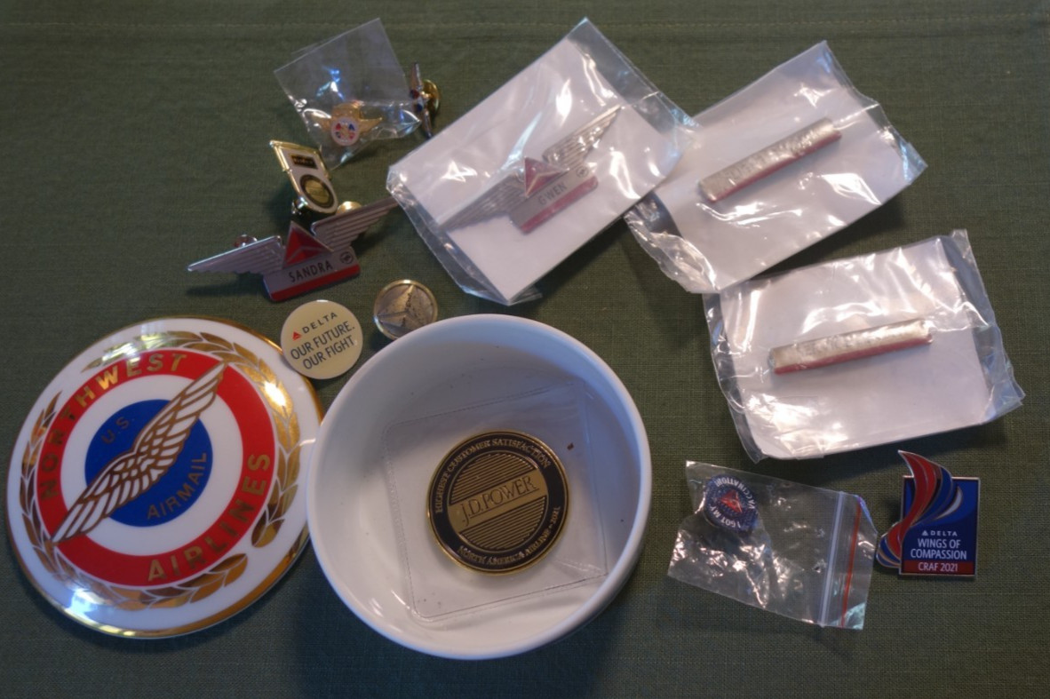 VINTAGE AIRLINE LOT:  10 DELTA & 2 IAM PINS & NORTHWEST AIRLINES CERAMIC  JAR