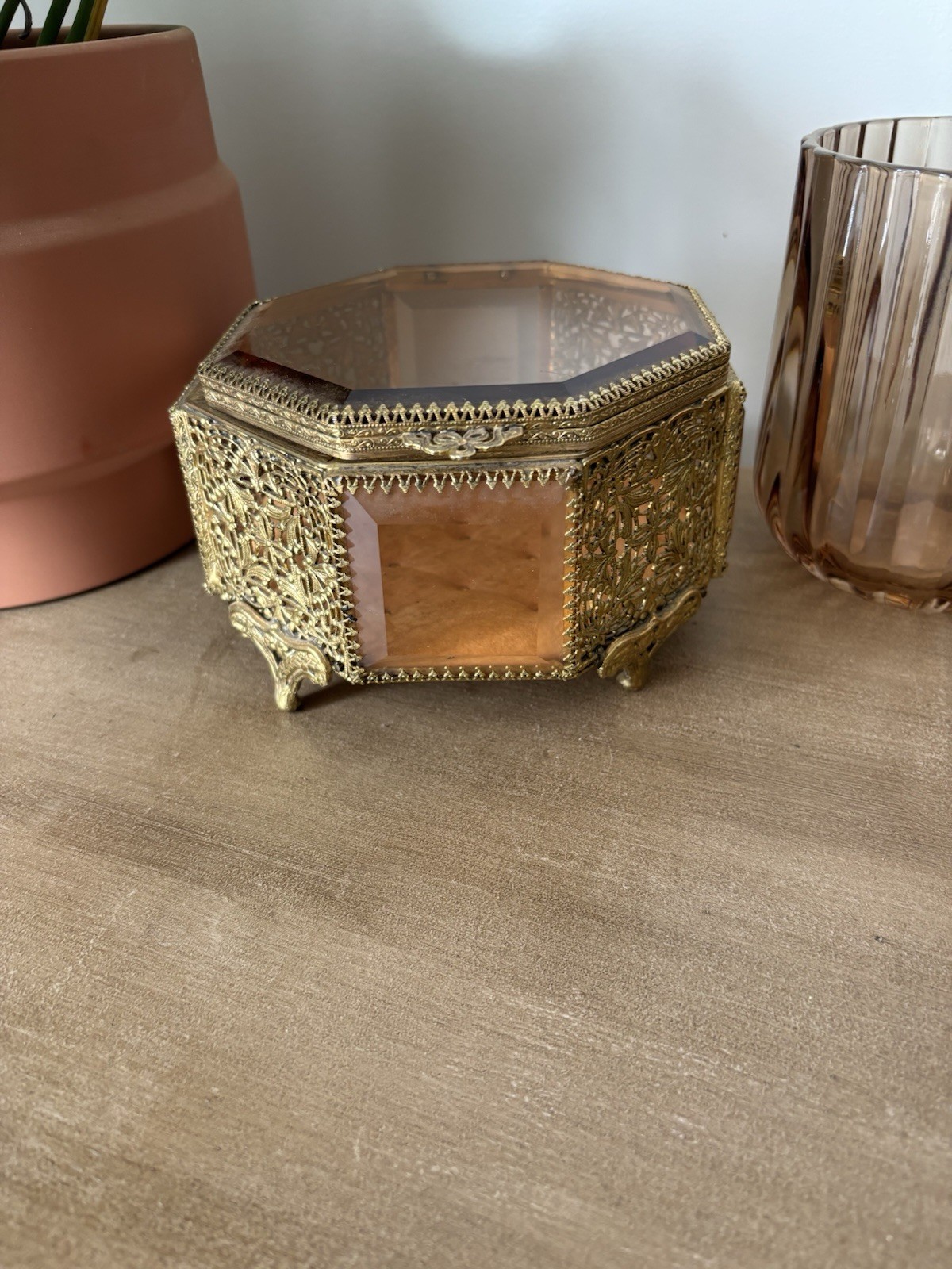 VINTAGE ORMOLU 8 SIDED OCTAGON CASKET TUFTED JEWELRY BOX AMBER BEVELED GLASS