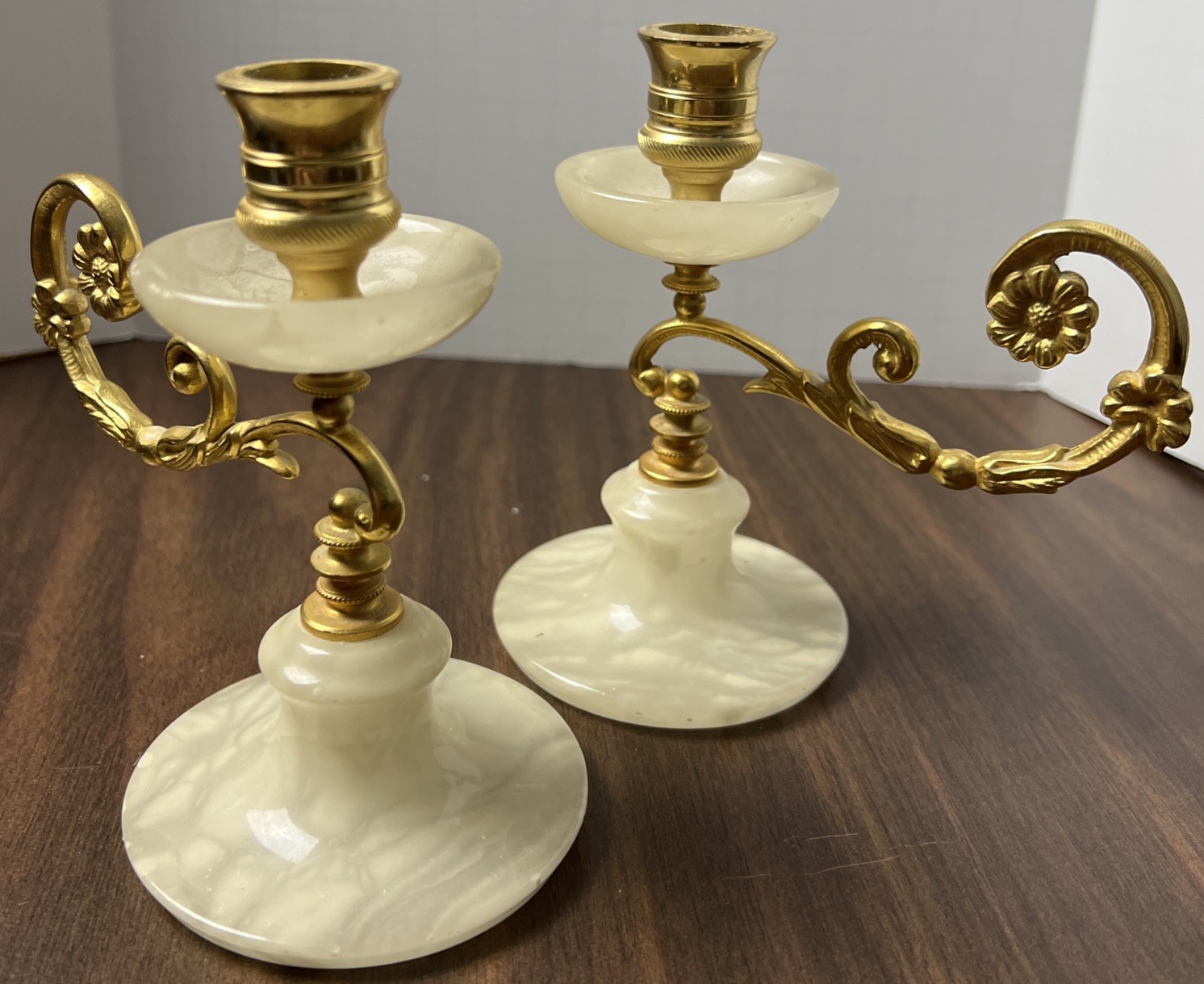 Alabaster Brass Italian Candlesticks Pair 5” Tall Unique Vtg Floral design Nice