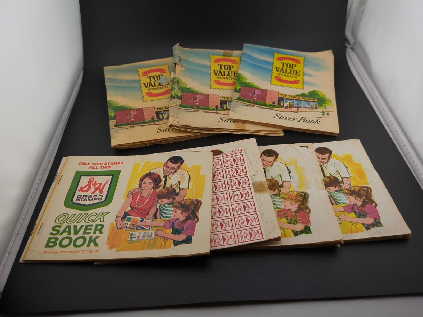Huge Lot Vintage S&H Green Stamps 1000s + Books Filled & Blank Top Value Saver