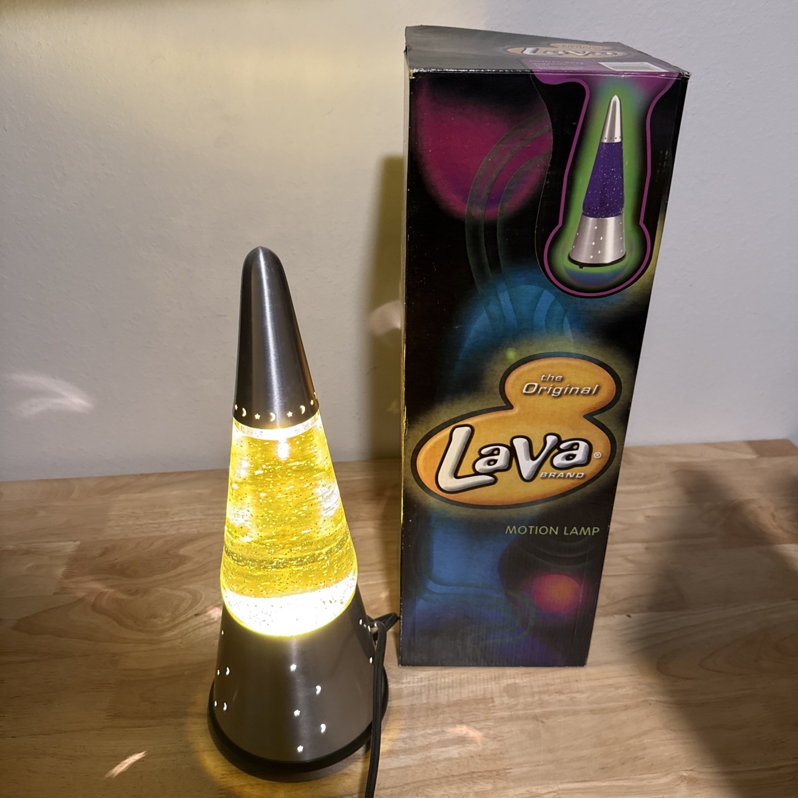 Vtg Lava Lite Wizard Glitter Lamp Stars/Moon Silver 15.25\