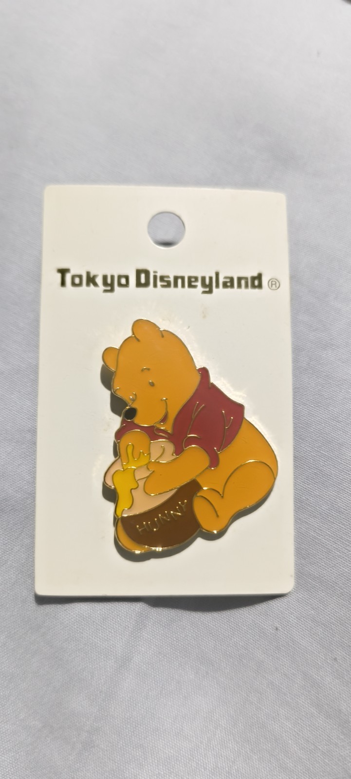 Vintage Tokyo Disneyland Winnie The Pooh Pin On Card TDL 1990s Hunny Pot Rare