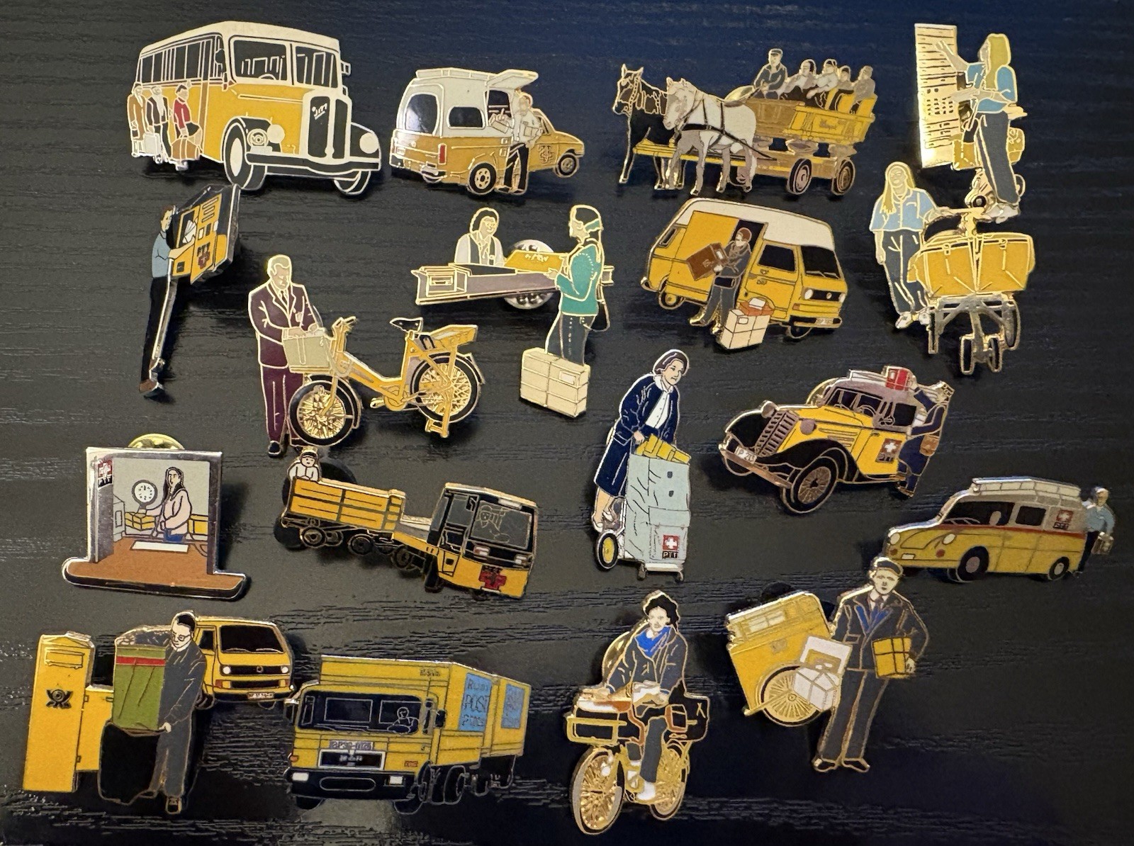 Lot Of 18 Vintage Poste telefoni e telegrafi PTT SWISS POSTAL SERVICE PIN SPILLA Lot Of 18 Vintage Poste telefoni e telegrafi PTT SWISS POSTAL SERVICE PIN SPILLA