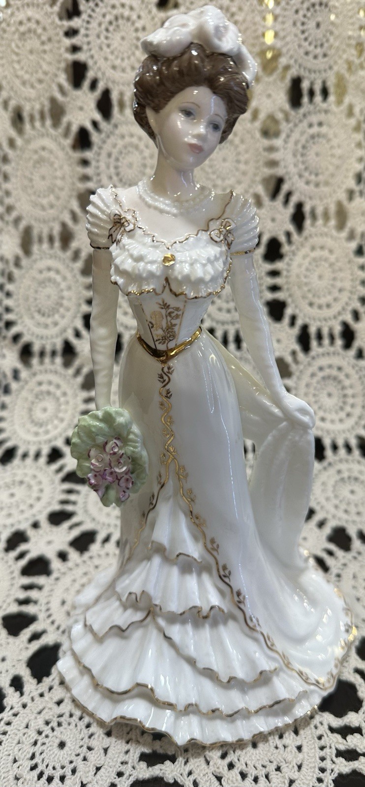 COALPORT BONE CHINA LADY FIGURINE CHARLOTTE A ROYAL DEBUT LTD ED PERFECT