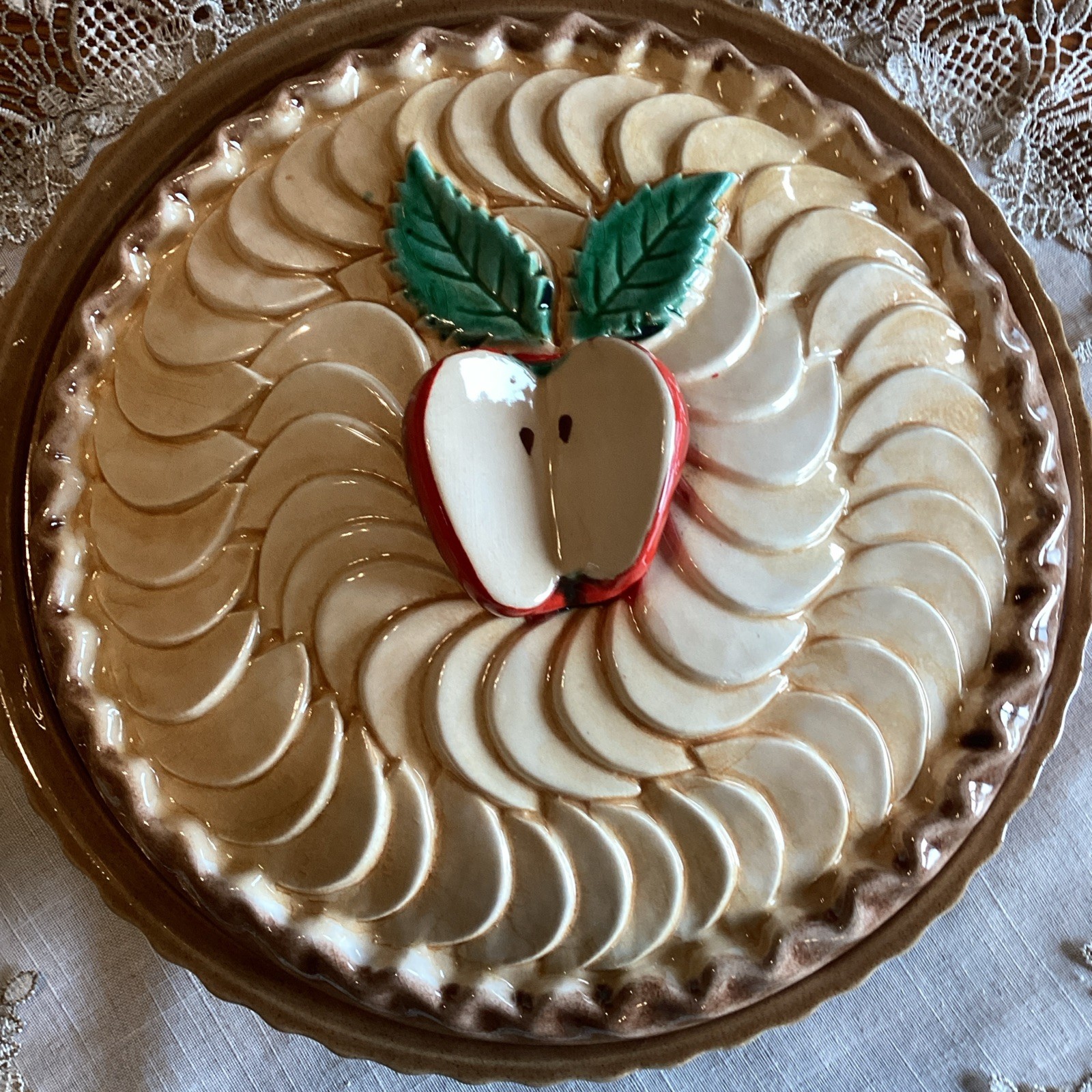 Sanor Ceramica Covered Pie Server Apple Pie Motif Pie Keeper Dish w Lid Portugal