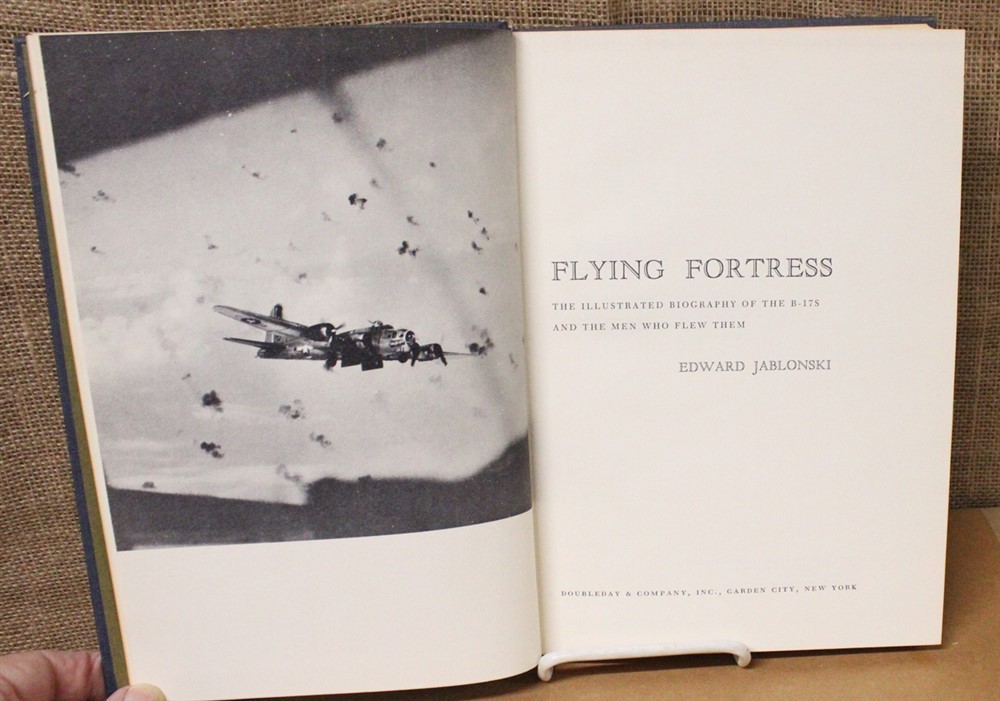 Military Book 4198: Flying Fortress (B-17 Bomber)