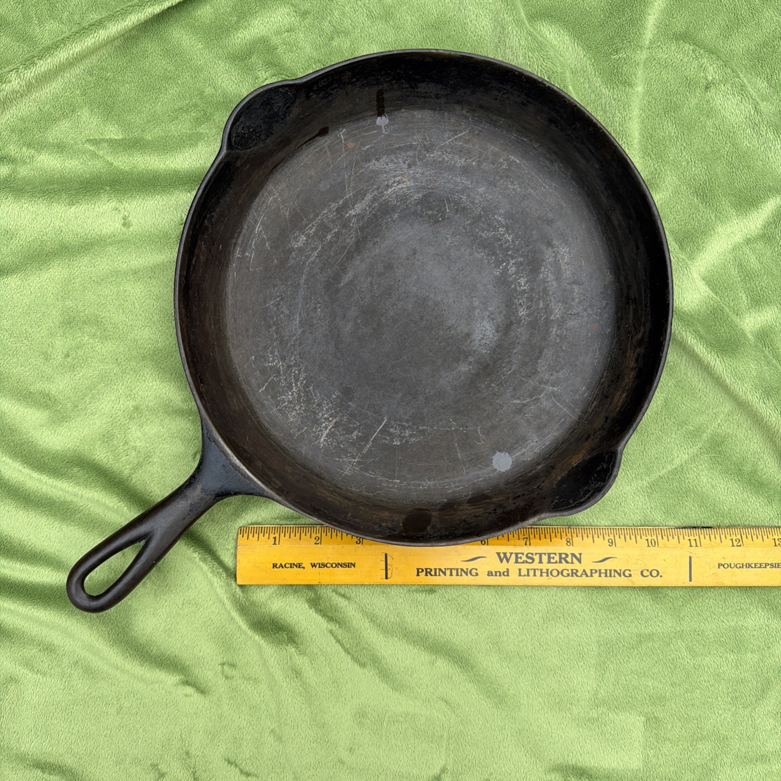 Vintage National Skillet Frying Pan # 9 Pouring Spouts Arch Logo Heat Rings Vintage National Skillet Frying Pan # 9 Pouring Spouts Arch Logo Heat Rings