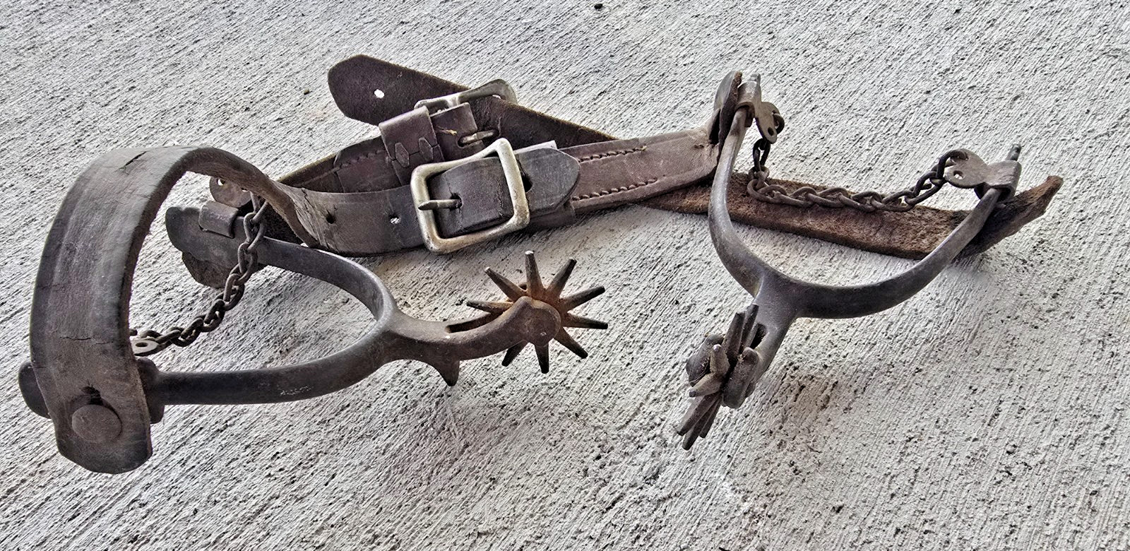 Antique Western Cowboy Spurs 10 point Rowels Heel Chains Leather Straps
