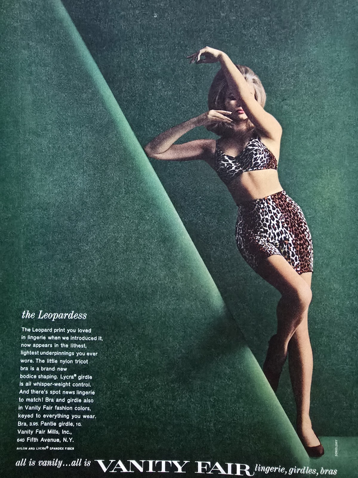 1962 Women's Vanity Fair Leopardess Leopard print girdle bra vintage Ad