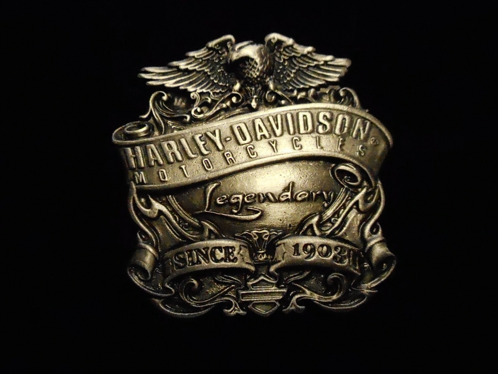 HARLEY DAVIDSON *****HARLEY DAVIDSON LEGENDARY***  PEWTER PIN  FANTASTIC