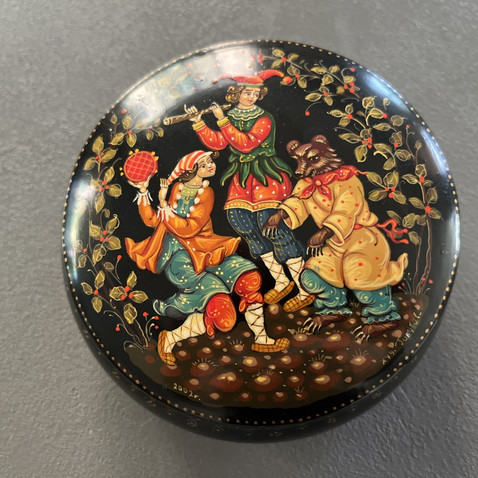 Vtg Russian Round 5\