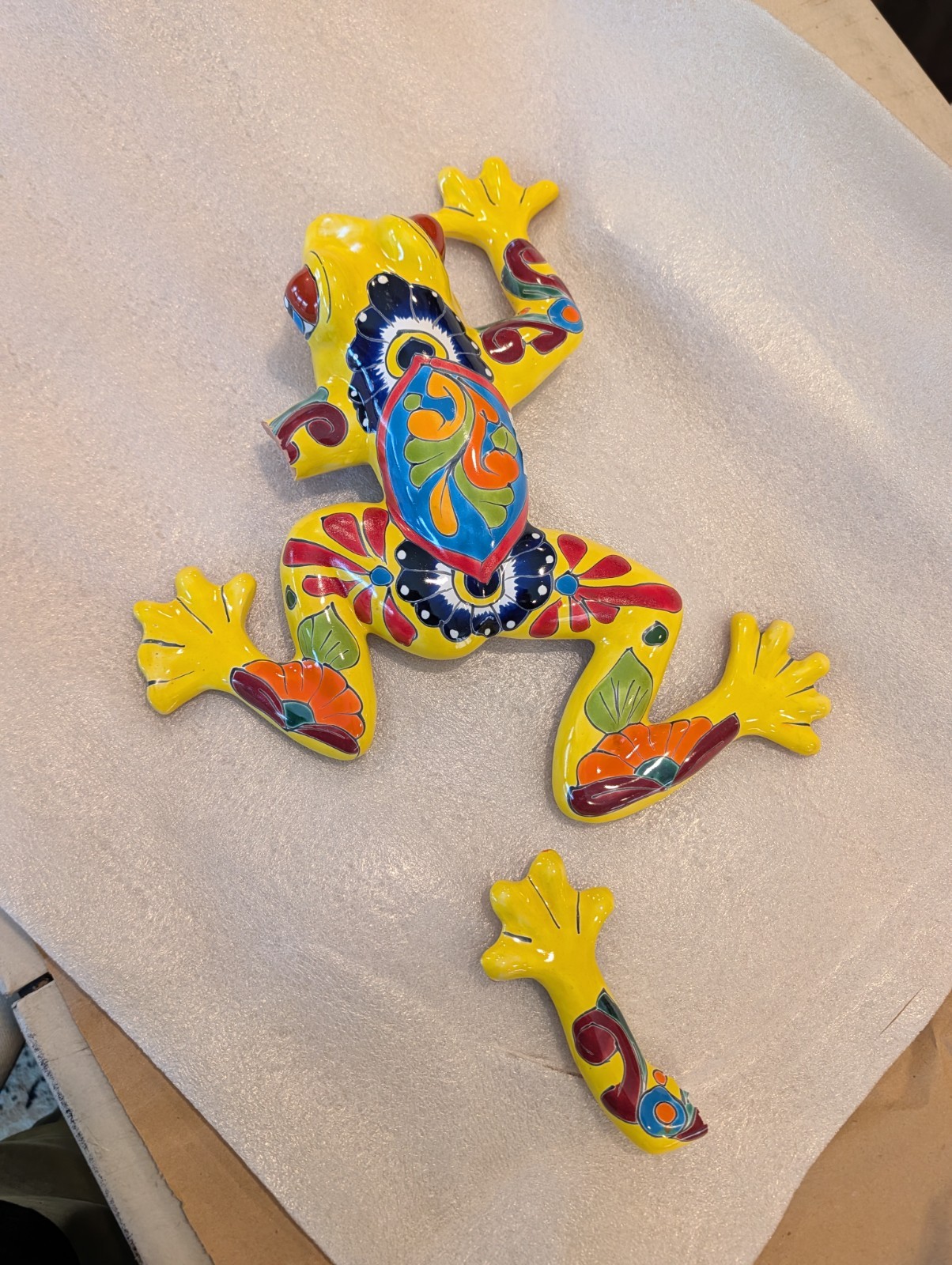 Broken. MEXICAN TALAVERA POTTERY FROG SCULPTURE 15\