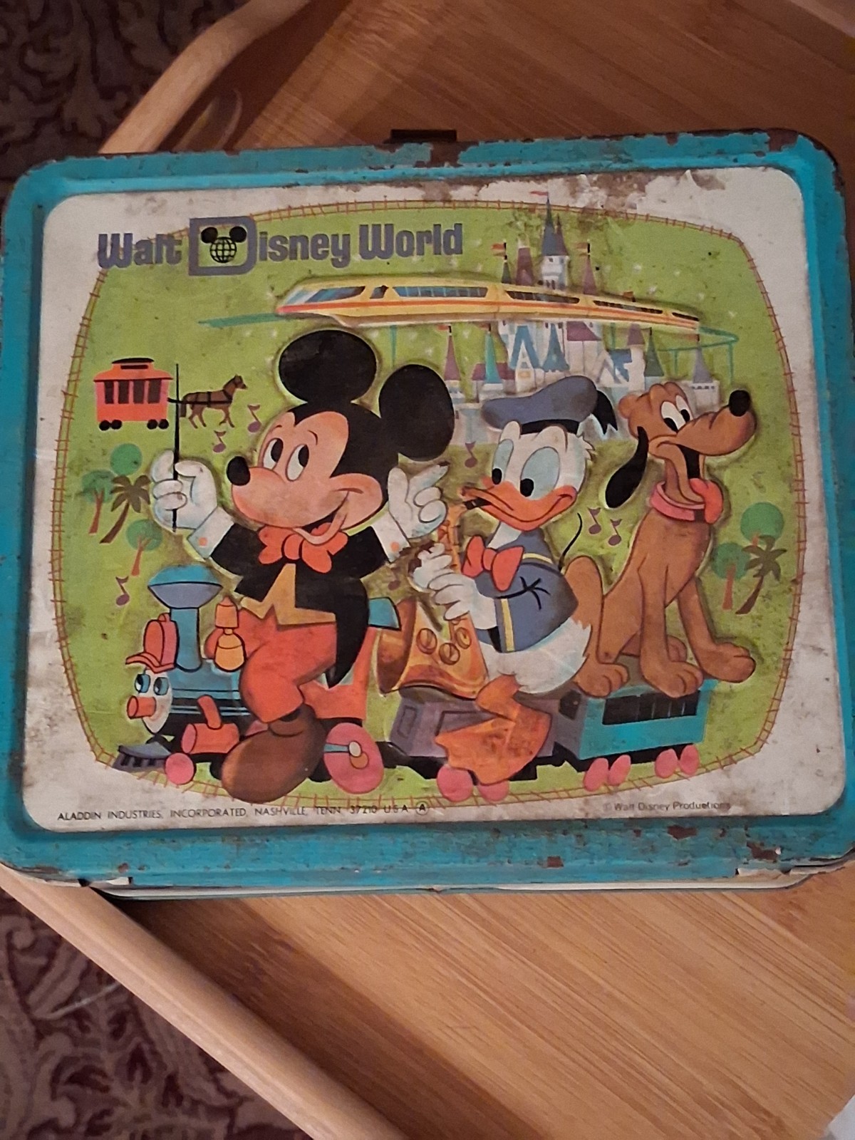 Vintage 1970s Walt Disney World Mickey Mouse Metal Lunch Box Vintage 1970s Walt Disney World Mickey Mouse Metal Lunch Box