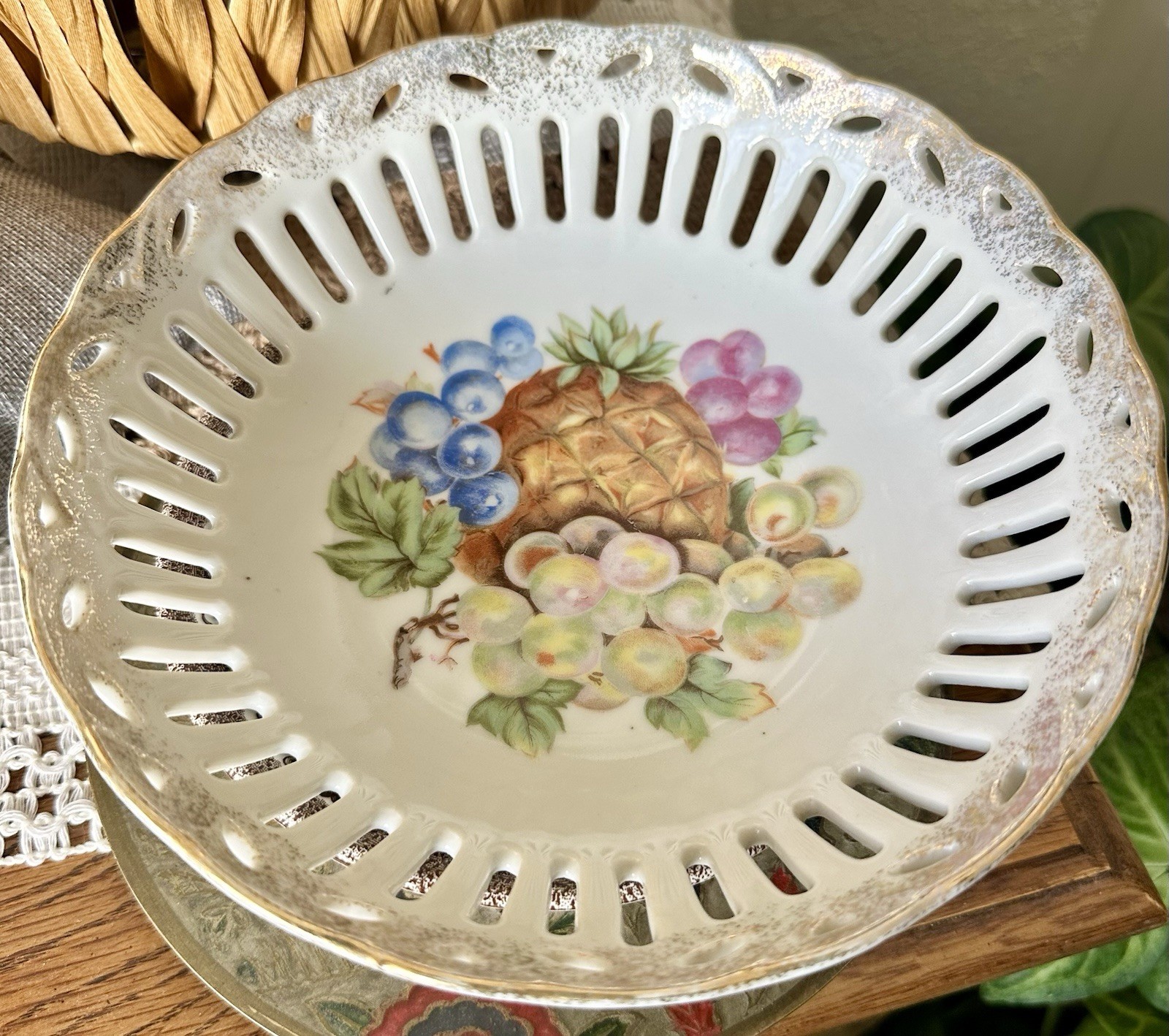 Vintage Ucagco Reticulated Porcelain GoldTrim Fruit Design Bowl Made In Japan 8\